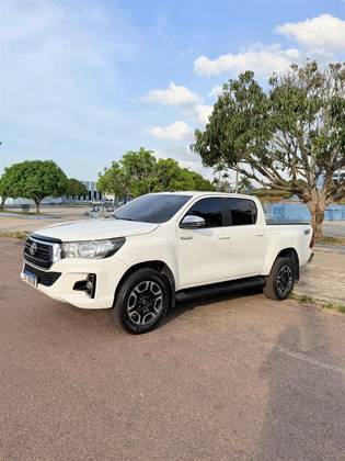 TOYOTA HILUX 2.8 SR 4X4 CD 16V DIESEL 4P AUTOMÁTICO